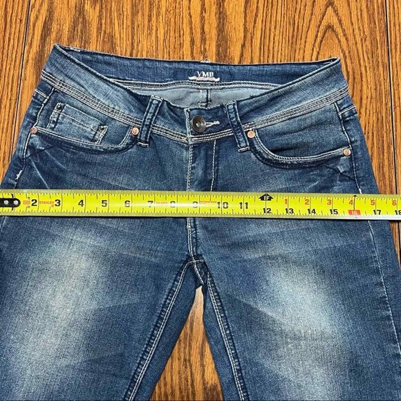 YMI Women's Denim Bermuda Shorts Size 1 Flap Pockets Stretch Blue Low Rise Blue - Picture 10 of 12